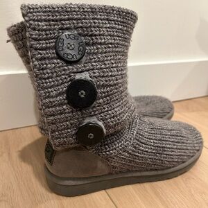 Ugg Classic Cardi Boots in Grey